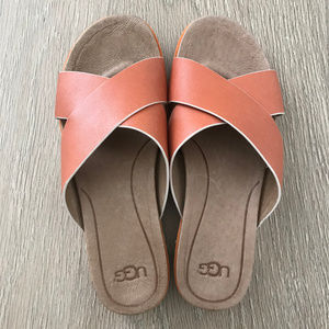 🌸 UGG Orange Leather Flat Sandals 🌸